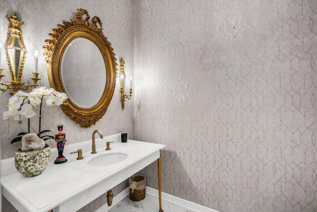 Dallas, TX 75209,3802 S Versailles Avenue