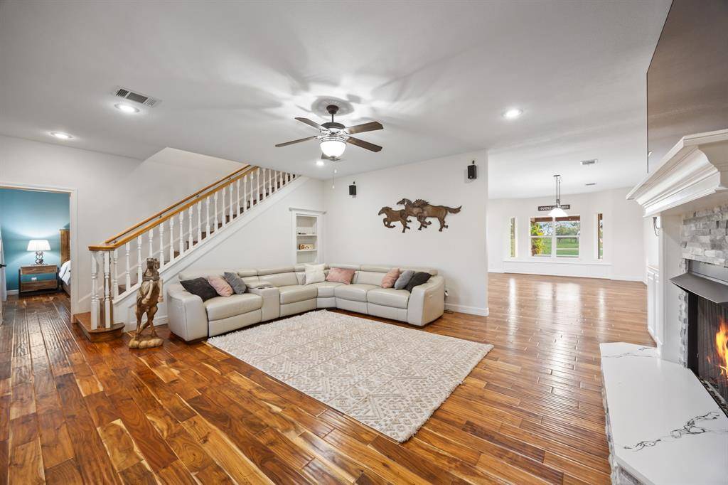 Kemp, TX 75143,6880 County Road 4042