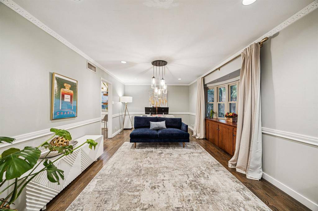 Dallas, TX 75218,10017 Medlock Drive