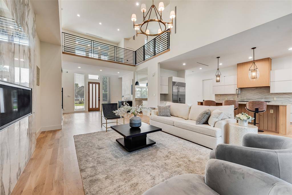 Dallas, TX 75230,6411 Royal Lane