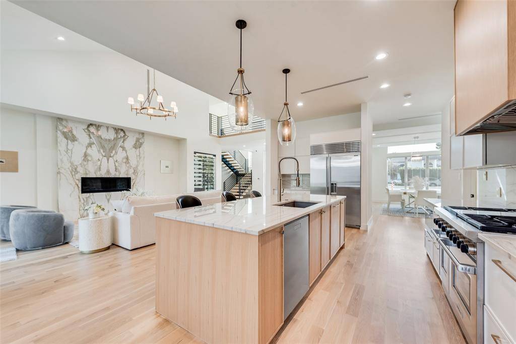 Dallas, TX 75230,6411 Royal Lane