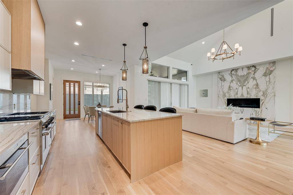 Dallas, TX 75230,6411 Royal Lane