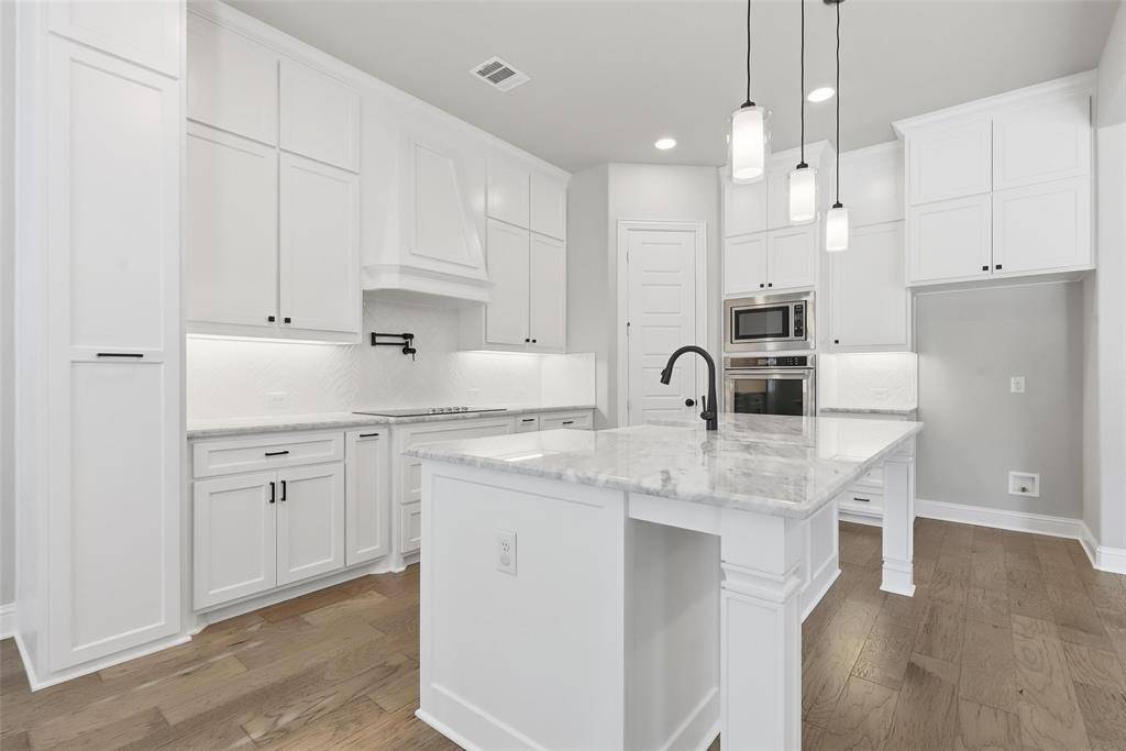 Burleson, TX 76028,287 Paluxy Street