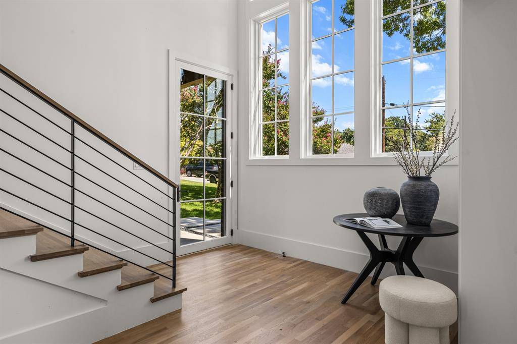 Dallas, TX 75238,9111 Aldwick Drive