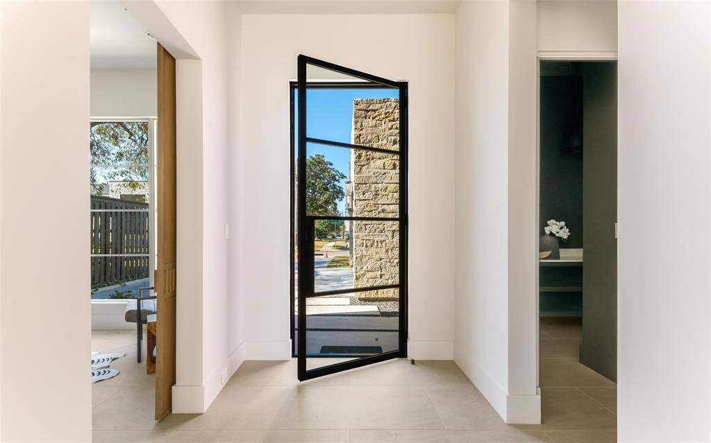 Dallas, TX 75209,7410 Kenwell Street