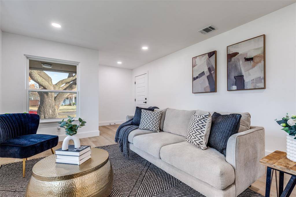 Dallas, TX 75229,10616 Allegheny Drive