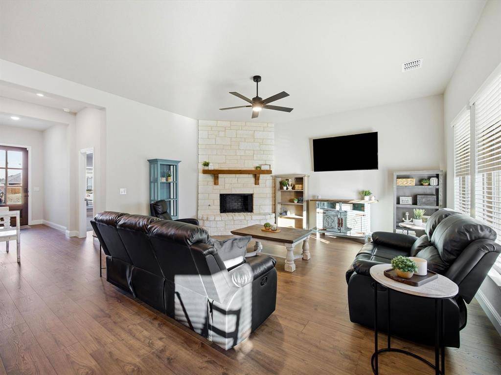 Alvarado, TX 76009,224 Comanche Trail