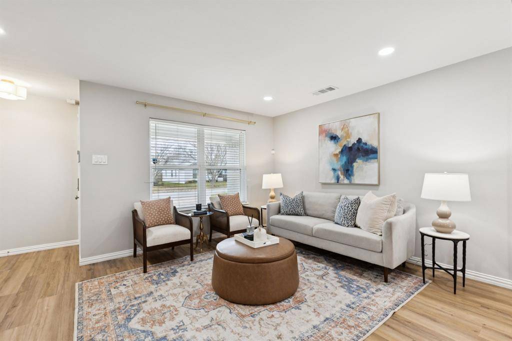 Dallas, TX 75238,8624 Hackney Lane