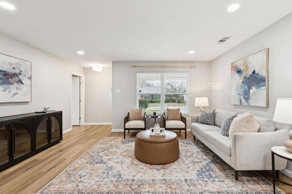 Dallas, TX 75238,8624 Hackney Lane