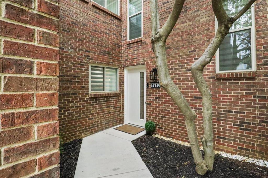 Grapevine, TX 76051,1916 Shorewood Drive