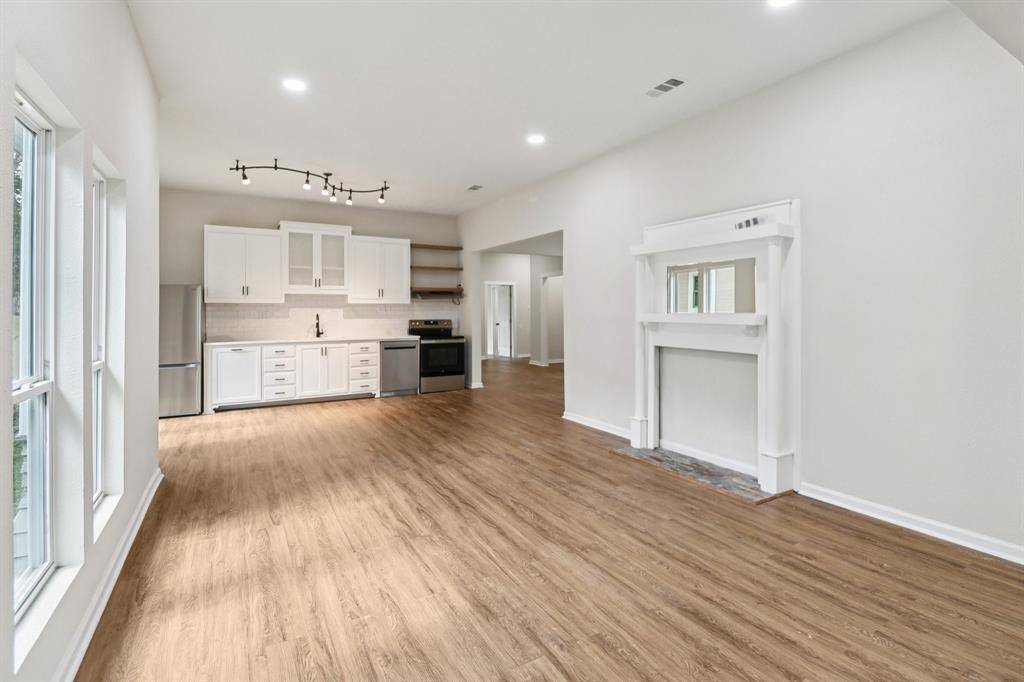 Dallas, TX 75208,403 S Willomet Avenue