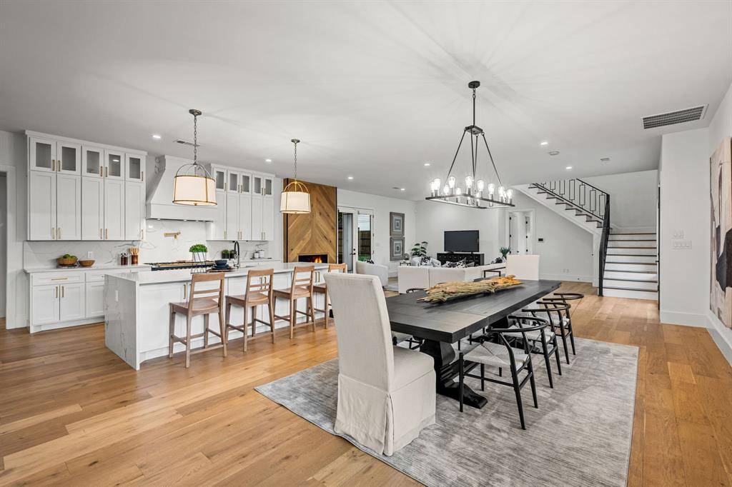 Dallas, TX 75229,10424 Remington Lane