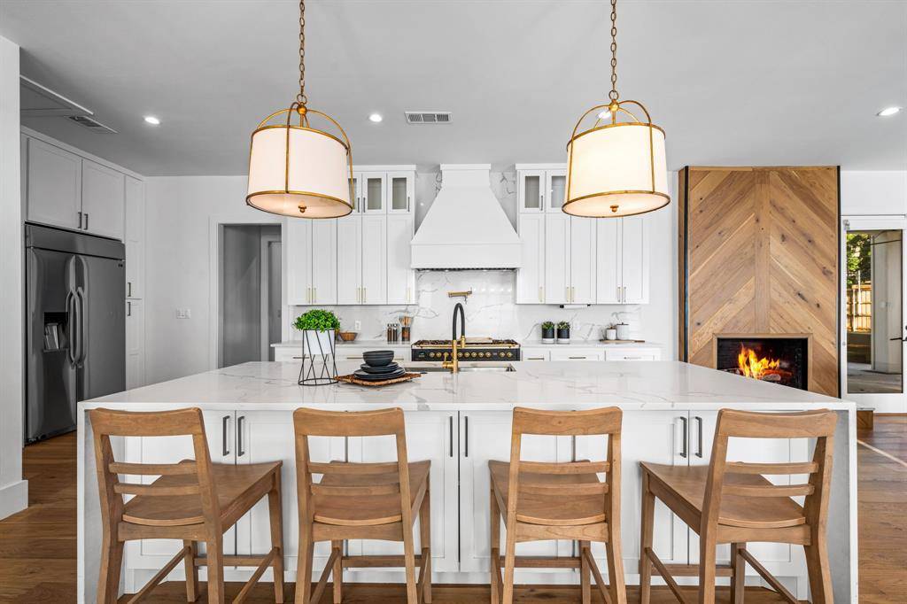 Dallas, TX 75229,10424 Remington Lane