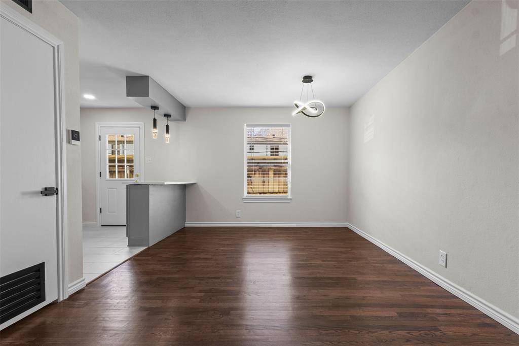 Dallas, TX 75235,4941 N Hall Street