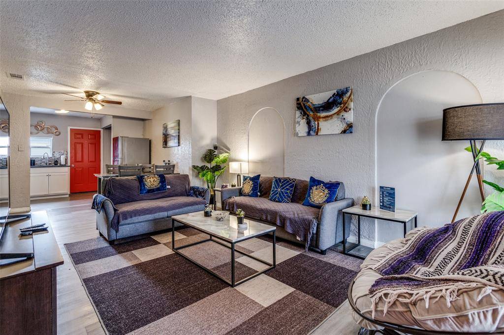 Grand Prairie, TX 75050,129/131 NE 22ND Street