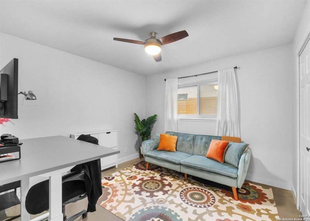 San Antonio, TX 78230,10922 Whispering Wind Street