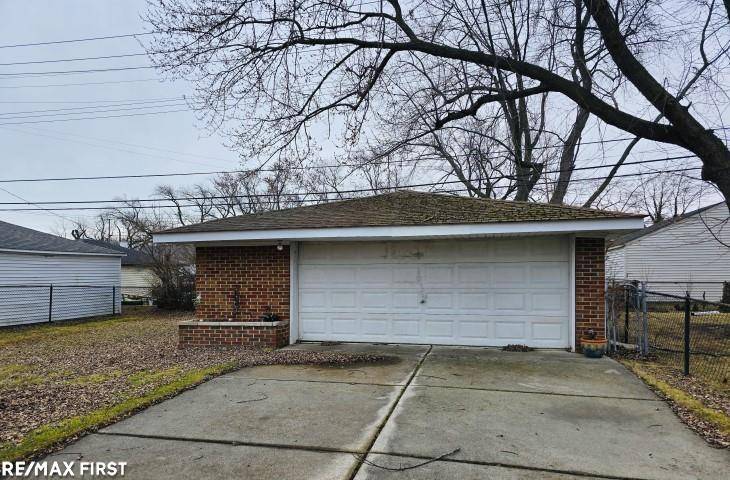 Saint Clair Shores, MI 48081,21116 Yale ST