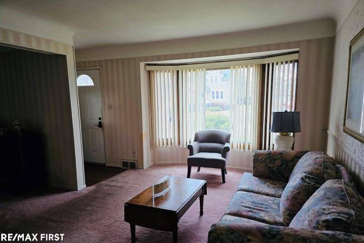 Saint Clair Shores, MI 48081,21116 Yale ST