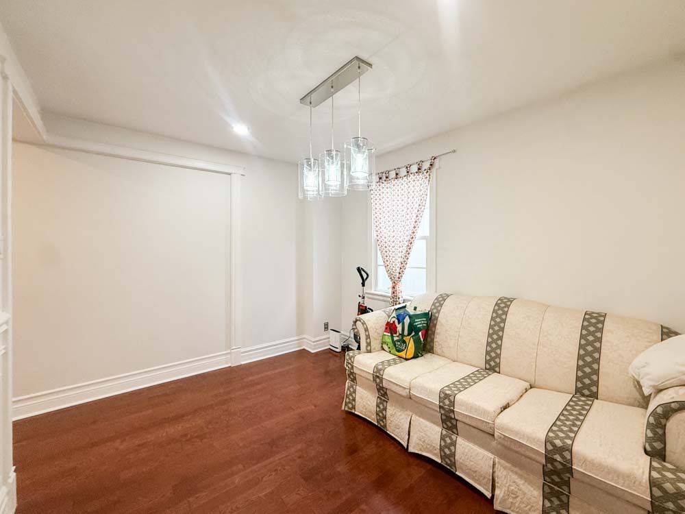 Toronto C14, ON M2N 5J4,275 Estelle AVE #Unit 1