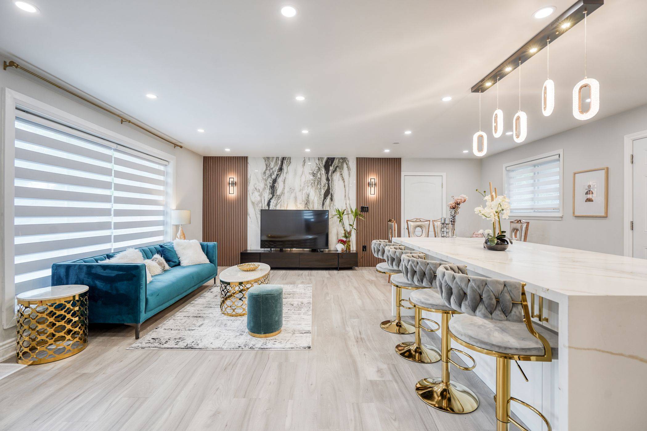 Toronto C15, ON M2J 2H8,2 Lesgay CRES