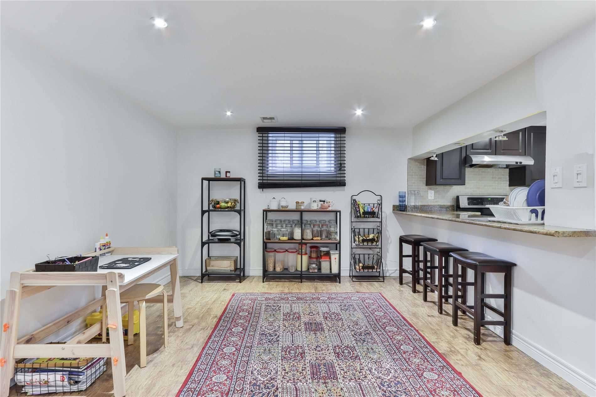 Toronto E04, ON M1R 3Y1,100 Ellington DR #Lower