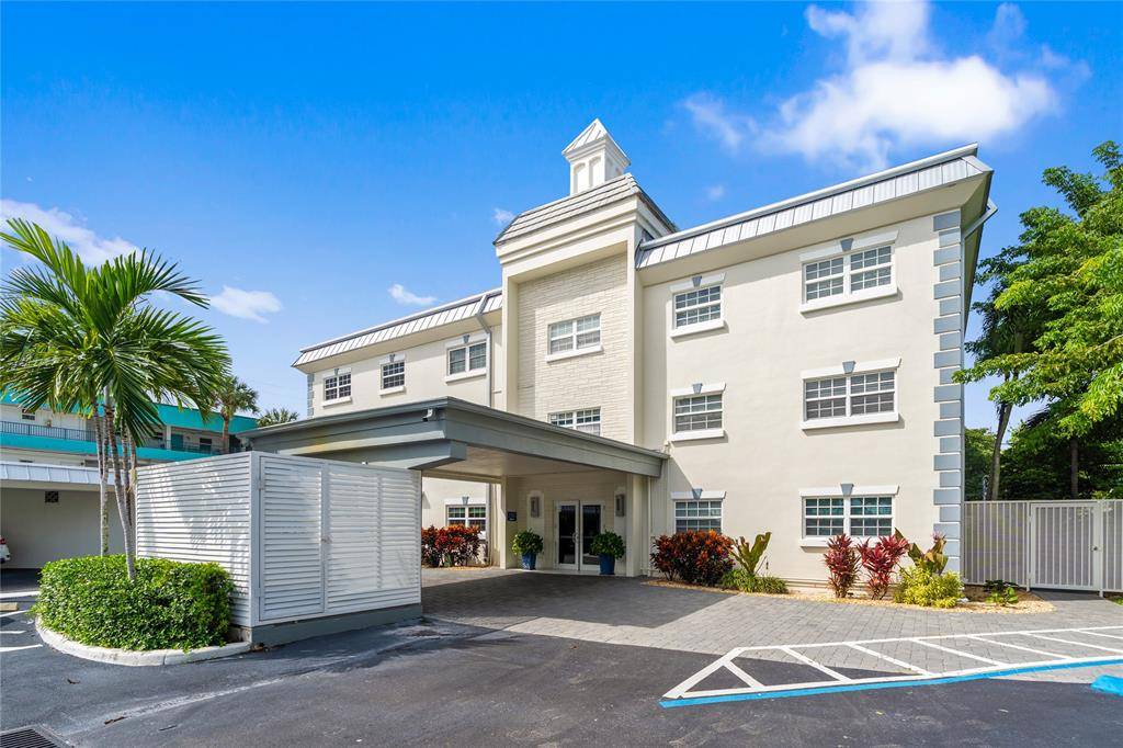 Lauderdale By The Sea, FL 33062,1439 S Ocean Blvd #317