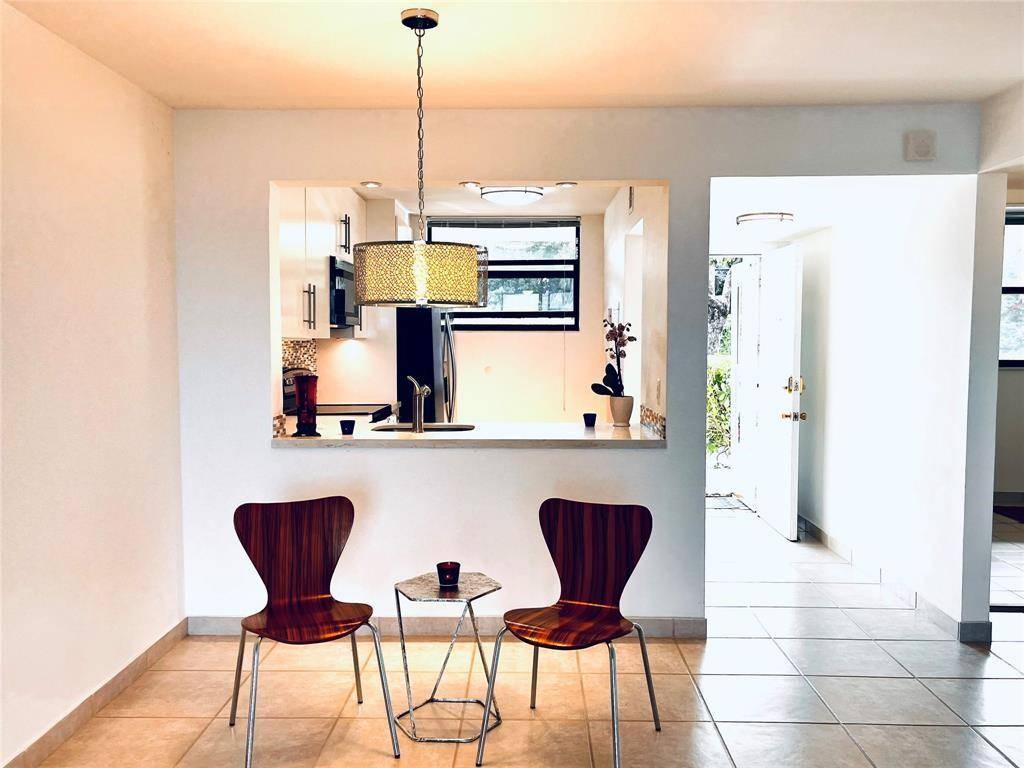 Oakland Park, FL 33309,112 Lake Emerald Dr #107