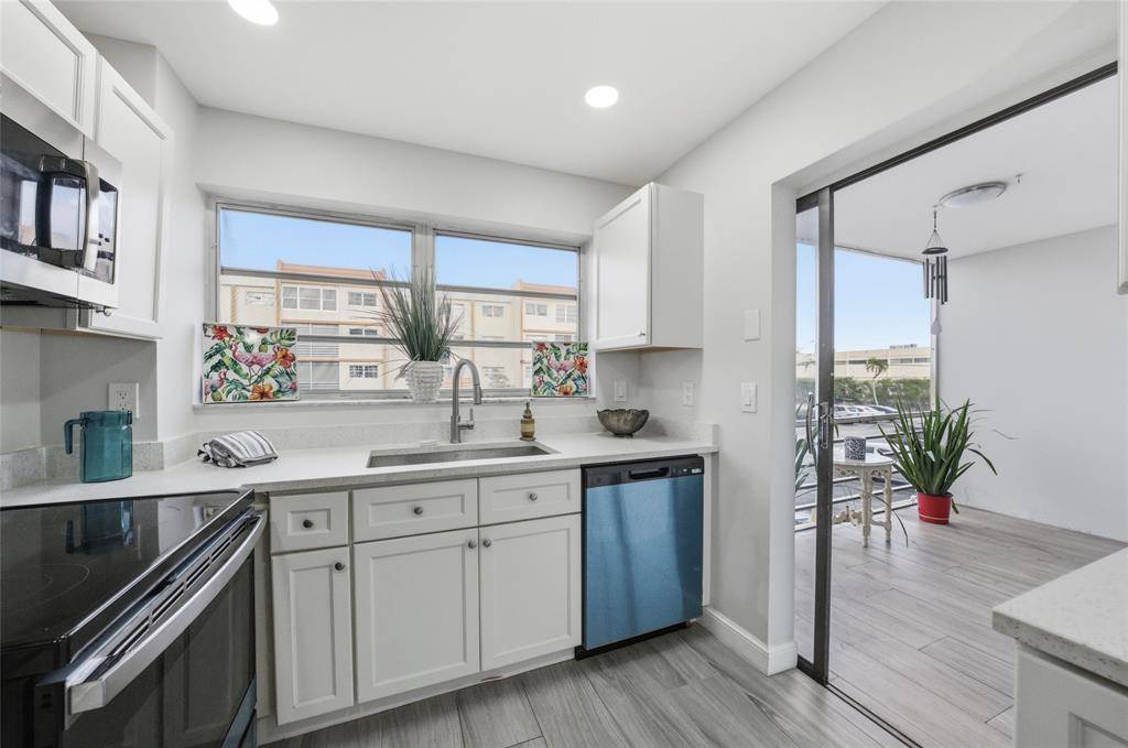 Lauderhill, FL 33313,2201 NW 41st Avenue #209