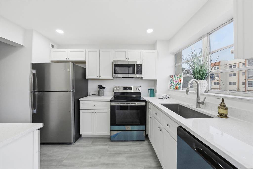 Lauderhill, FL 33313,2201 NW 41st Avenue #209