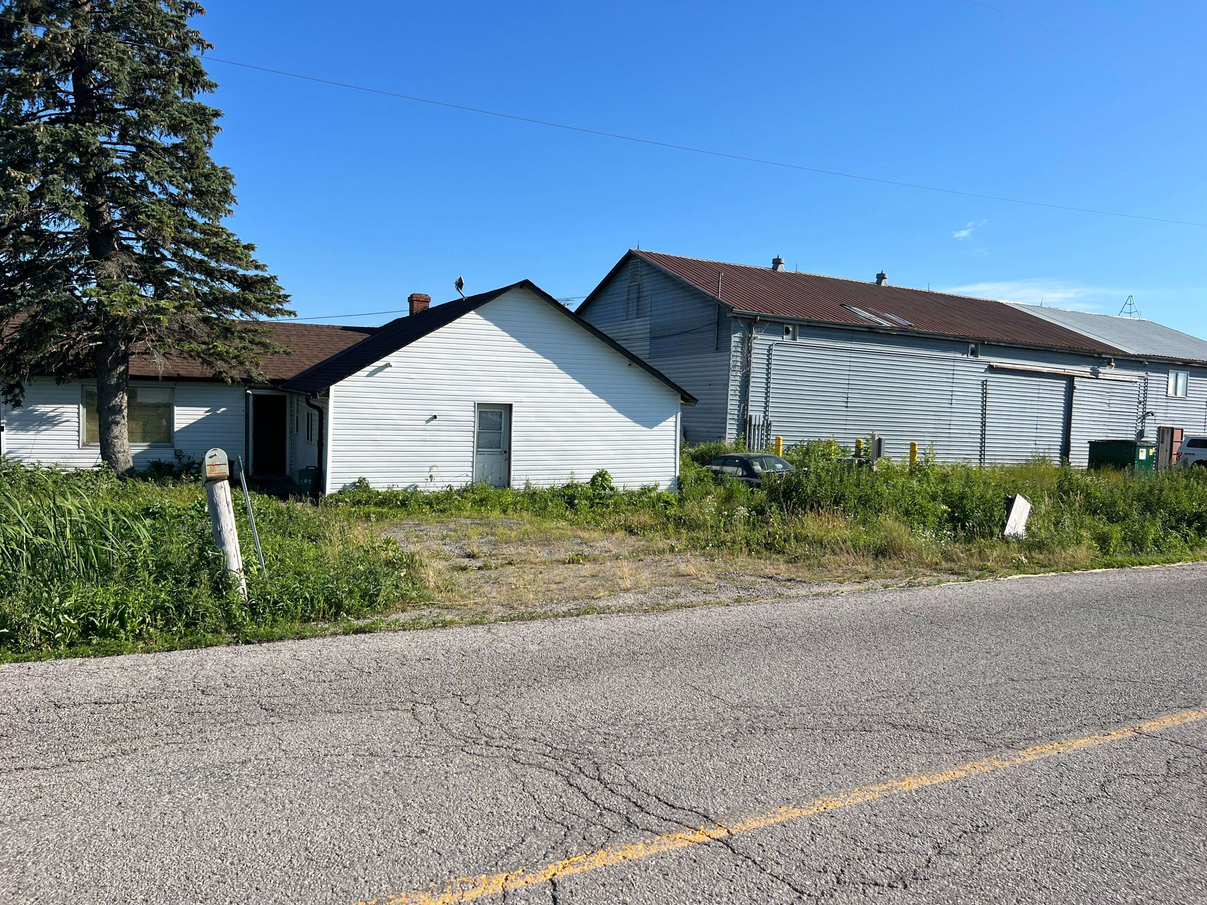 King, ON L3Y 4V9,635 Strawberry LN