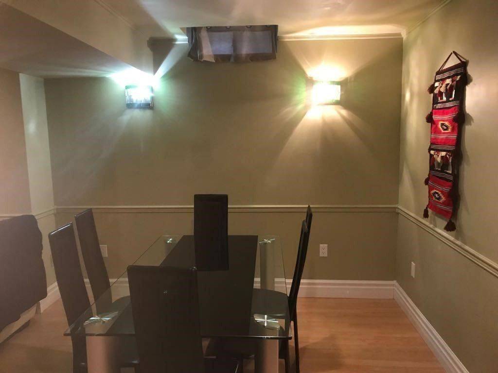 Mississauga, ON L5V 1B4,6152 Hardesty CRES