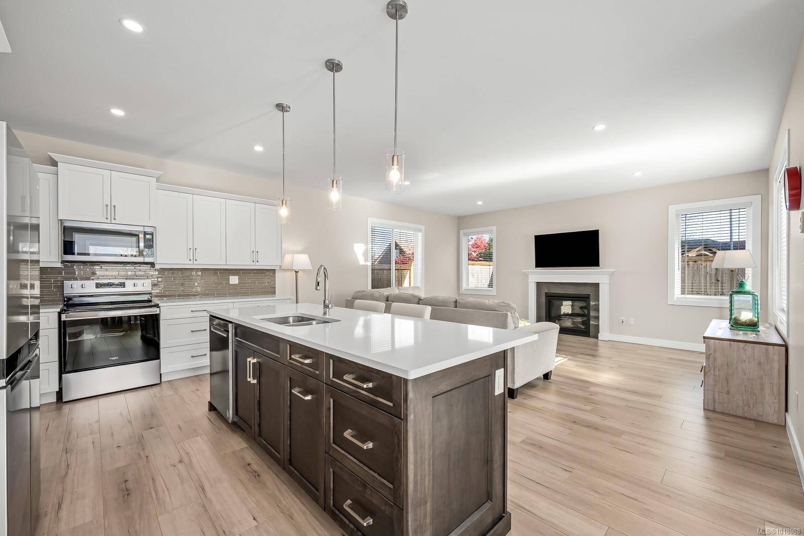 Comox, BC V9M 3G7,499 Torrence Rd