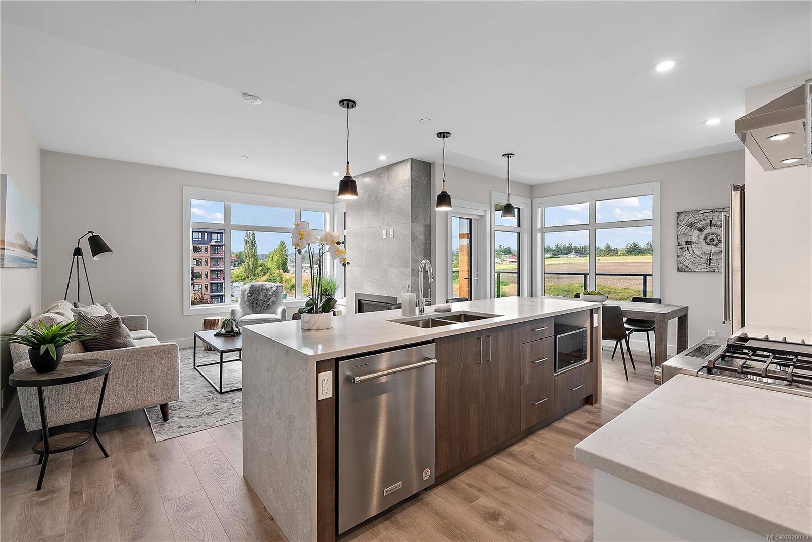 Central Saanich, BC V8M 0B9,2520 Hackett Cres #101