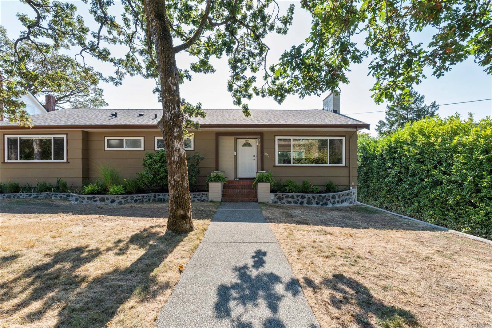 Saanich, BC V8P 2N6,3944 Cedar Hill Cross Rd