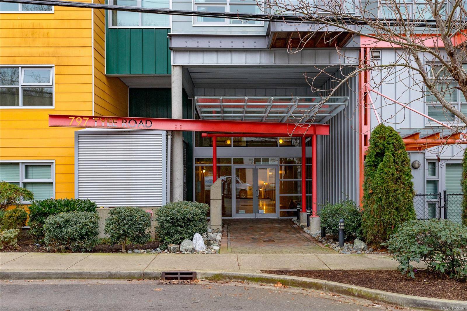 Victoria, BC V9A 7R4,797 Tyee Rd #109