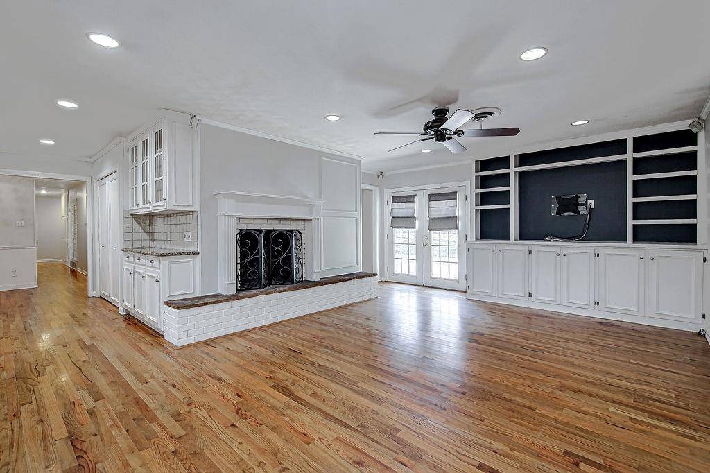 Fort Worth, TX 76116,1820 Ridgmar Boulevard