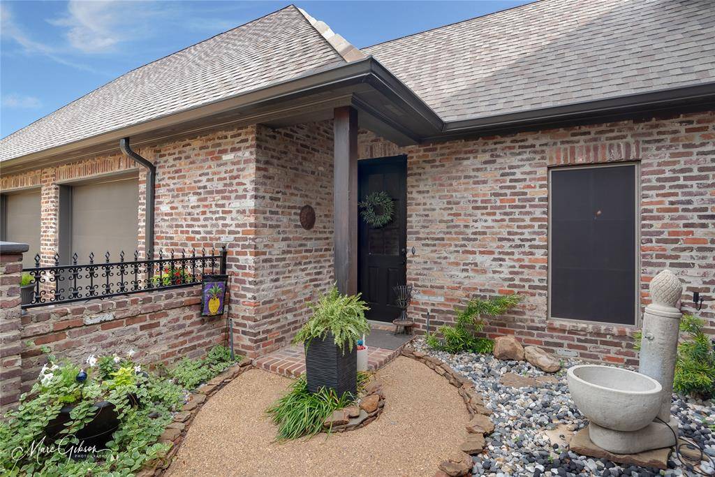 Bossier City, LA 71111,203 Evangeline Walk