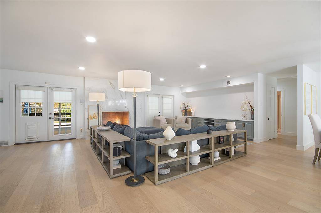 Dallas, TX 75254,7327 Spring Valley Road