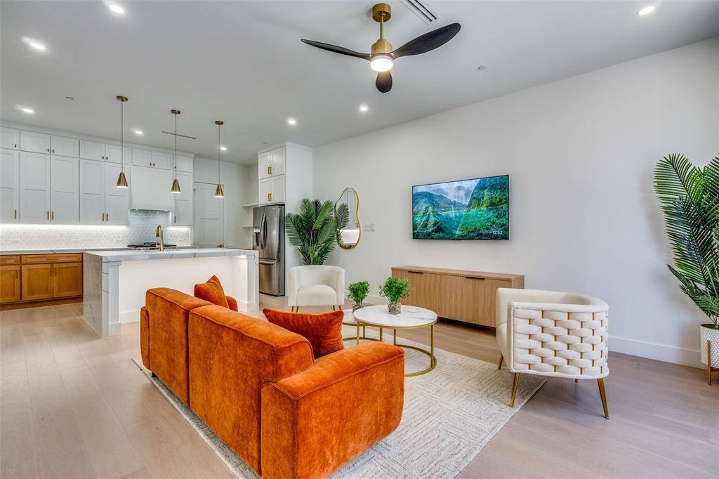 Dallas, TX 75208,708 W 10th Street #103