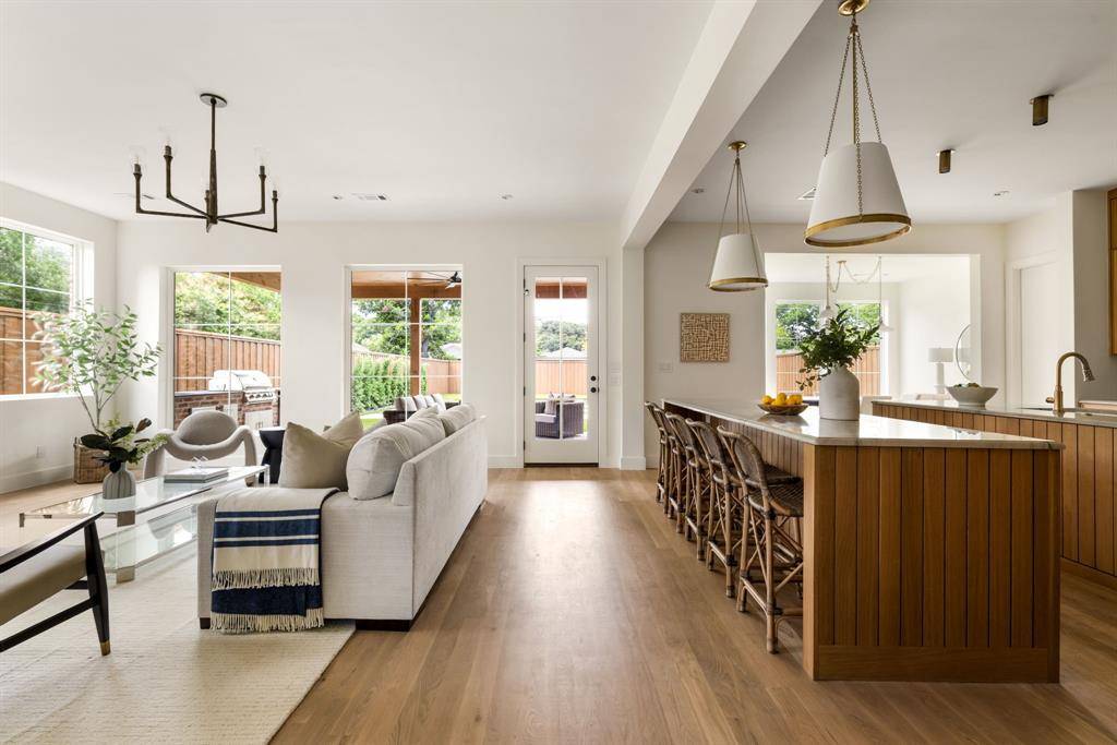 Dallas, TX 75214,6549 Trammel Drive