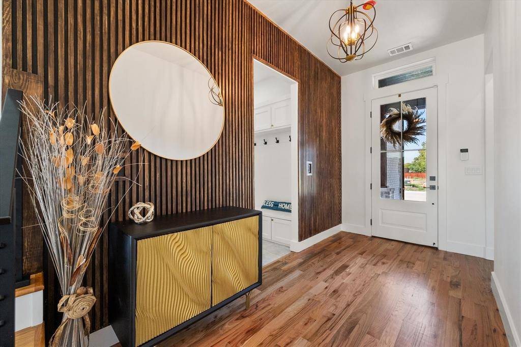 Red Oak, TX 75154,122 Yvonne Street