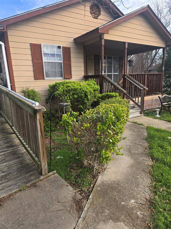 Taylor, TX 76574,611 Maple Street