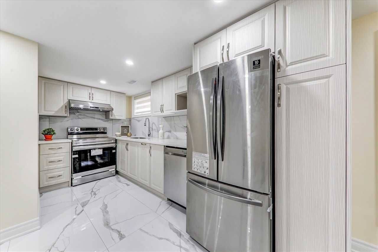 Toronto E09, ON M1P 4J6,22 Aspendale DR #BSMT