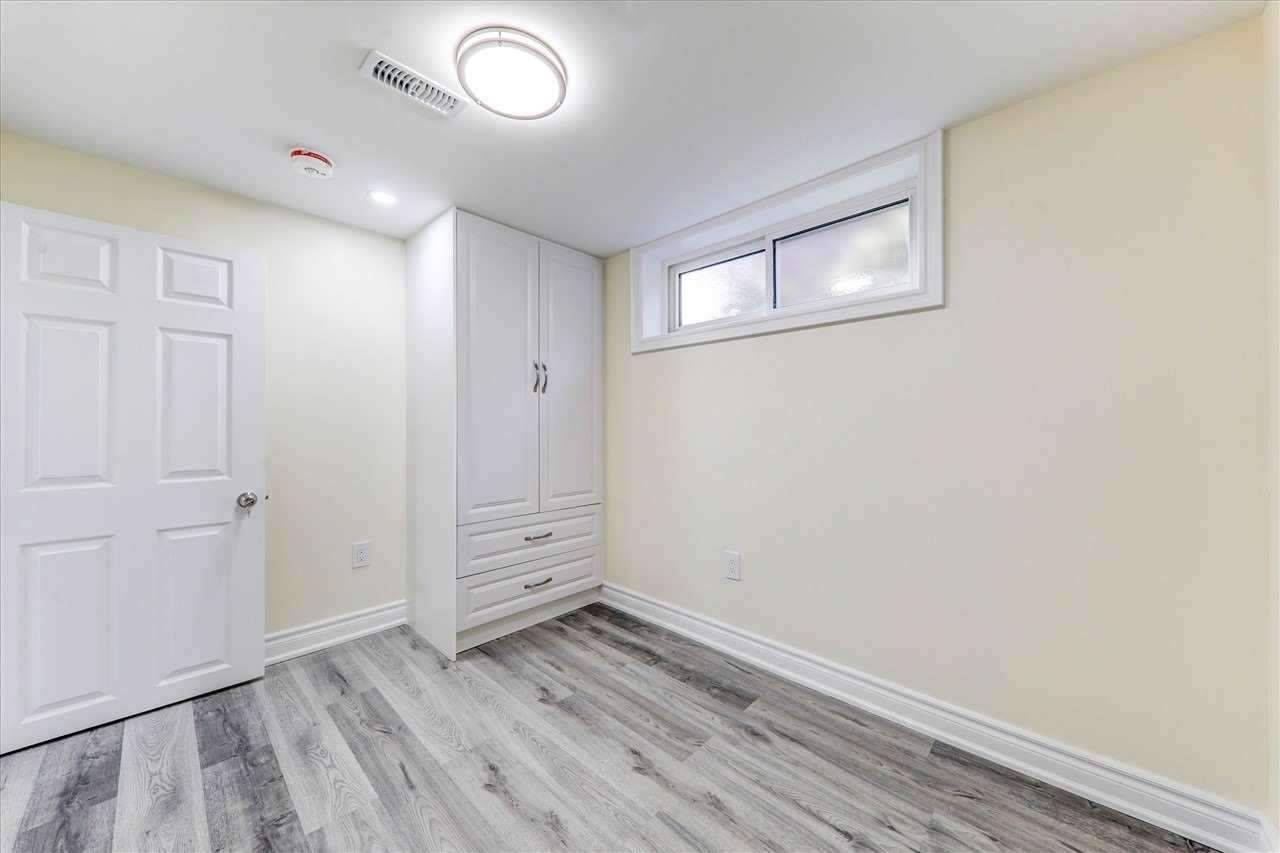 Toronto E09, ON M1P 4J6,22 Aspendale DR #BSMT