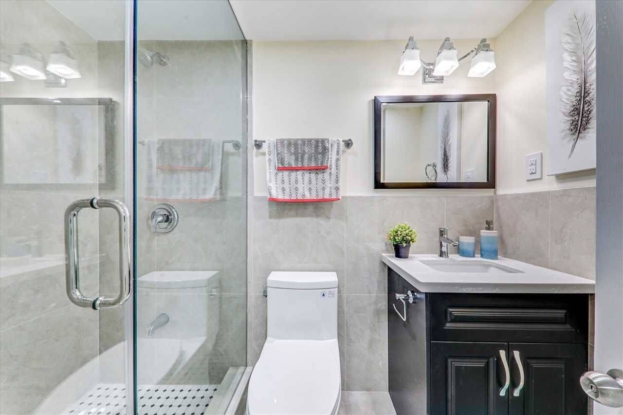 Toronto E09, ON M1P 4J6,22 Aspendale DR #BSMT