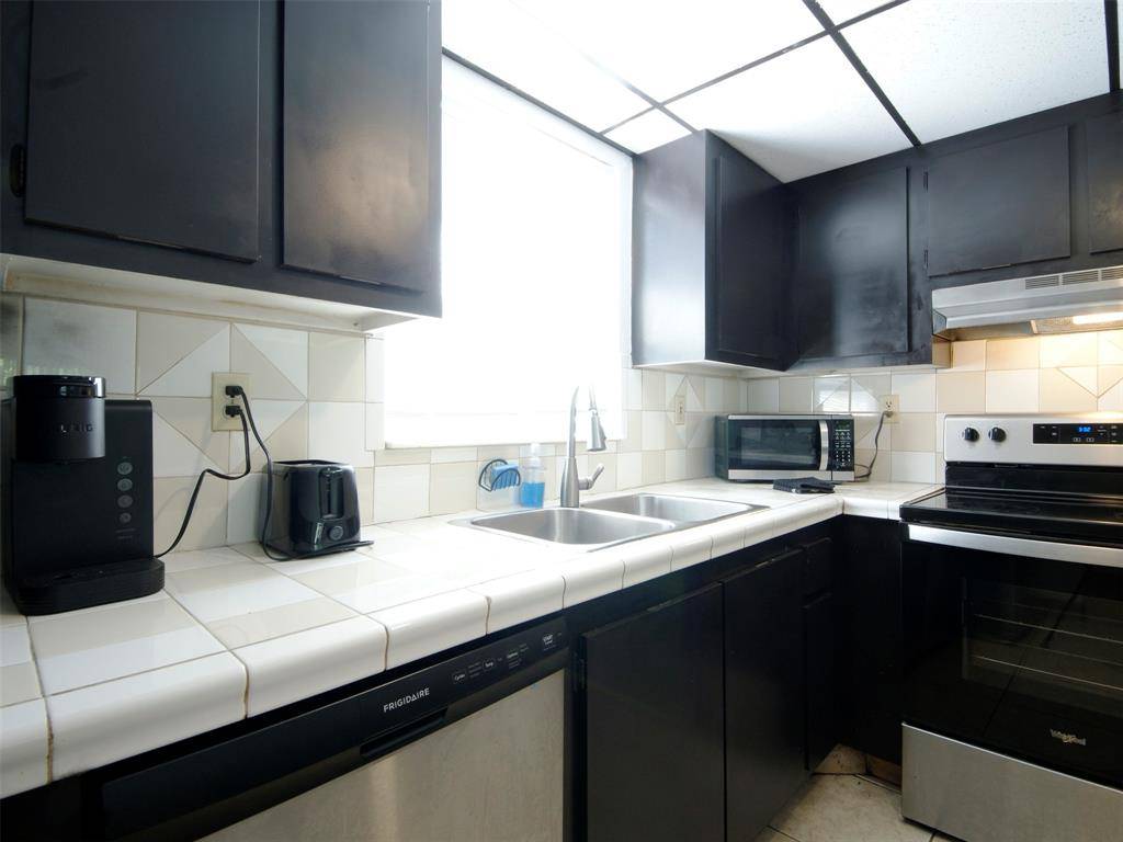 West Palm Beach, FL 33401,1920 N Congress Ave #105