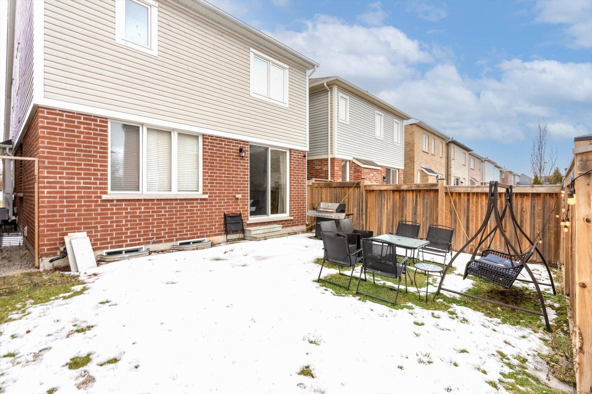 Milton, ON L9T 8Z6,669 Gibson CRES
