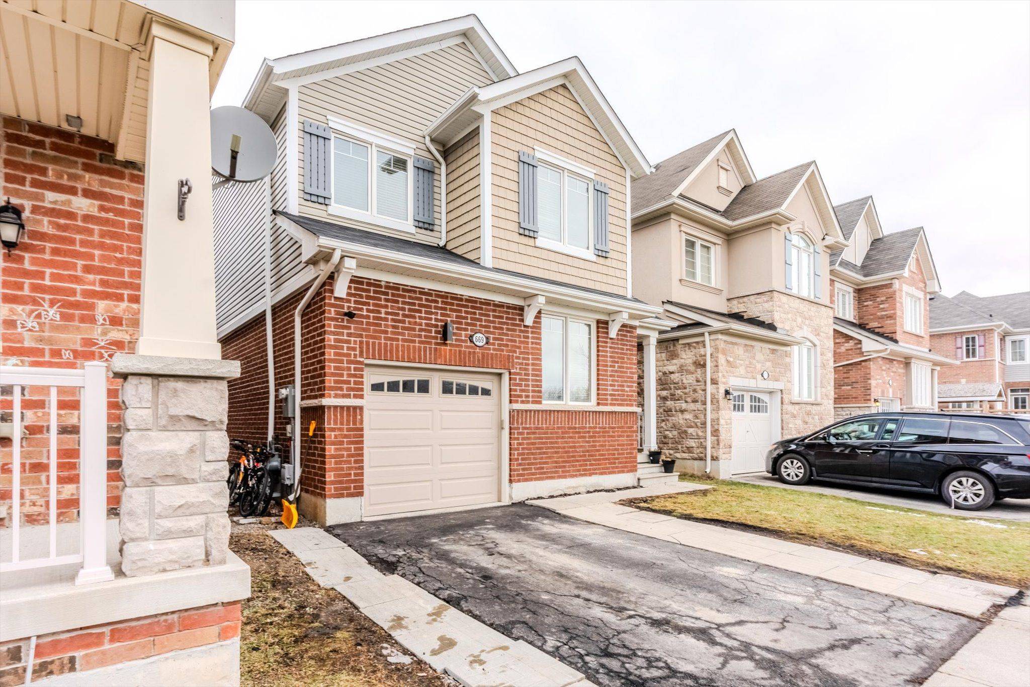 Milton, ON L9T 8Z6,669 Gibson CRES