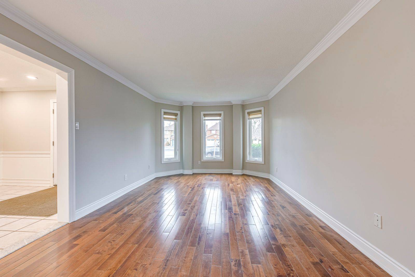 Oakville, ON L6M 2W4,1362 Pilgrims WAY