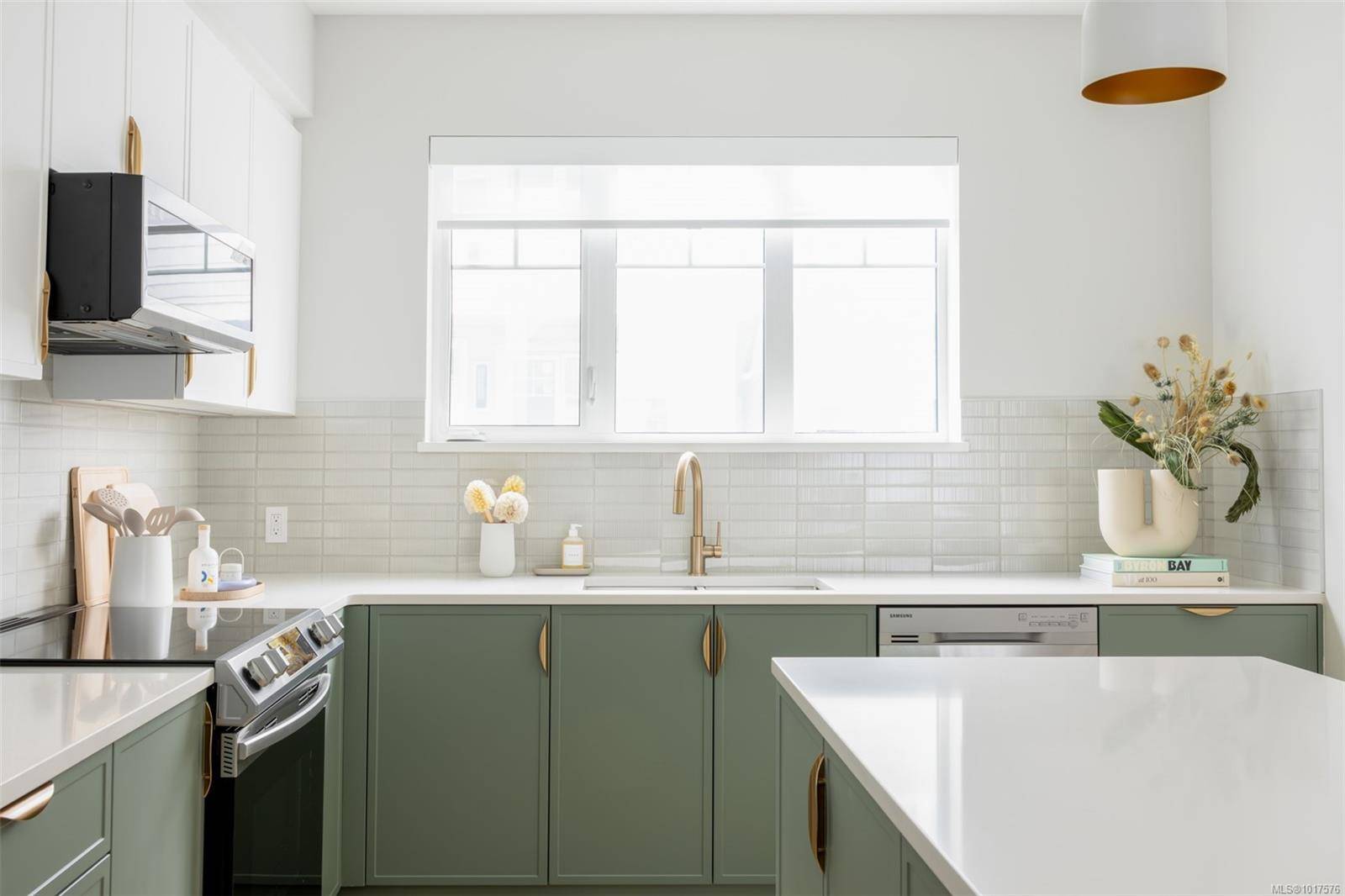 Langford, BC V9B 1Y2,3220 Glendale Pl #106